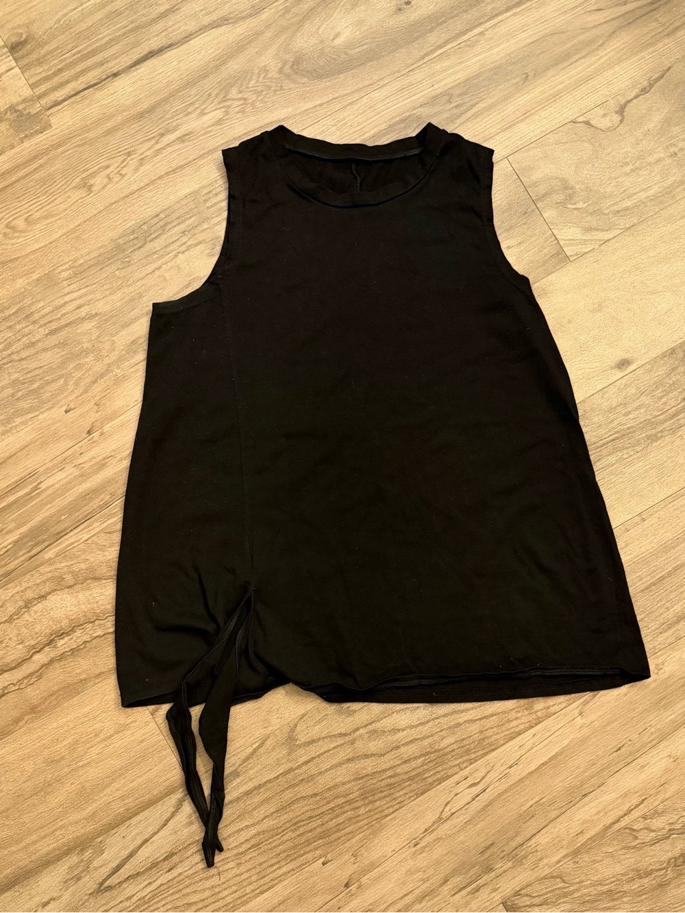 Women's Black Sleeveless Tie-Hem Top Size S (fits M)